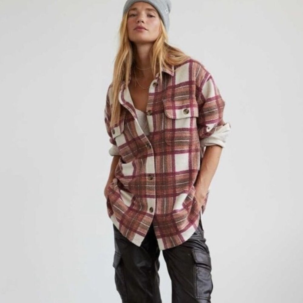 American eagle women’s medium oversized plaid fleece & love flannel Shacket new